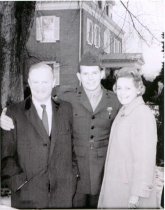 Sen Byrd (Jr) with wife & son